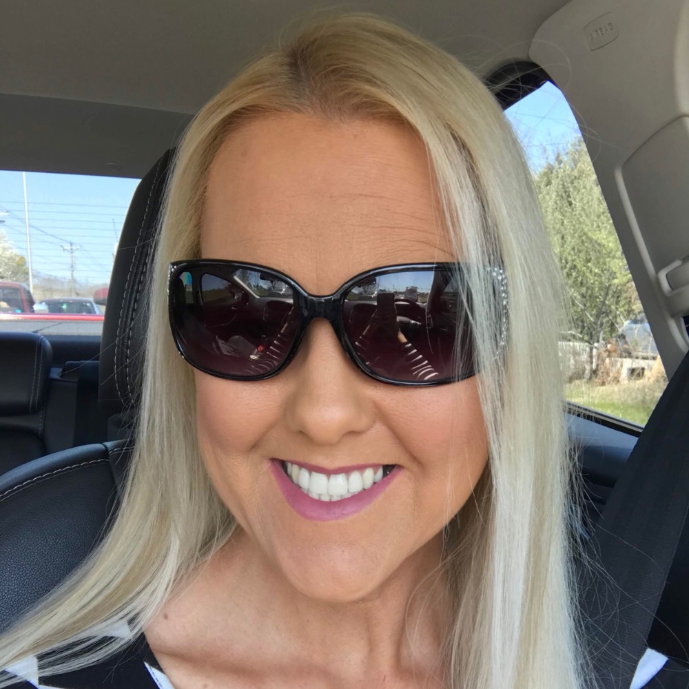 Meet your Posher, Jennifer